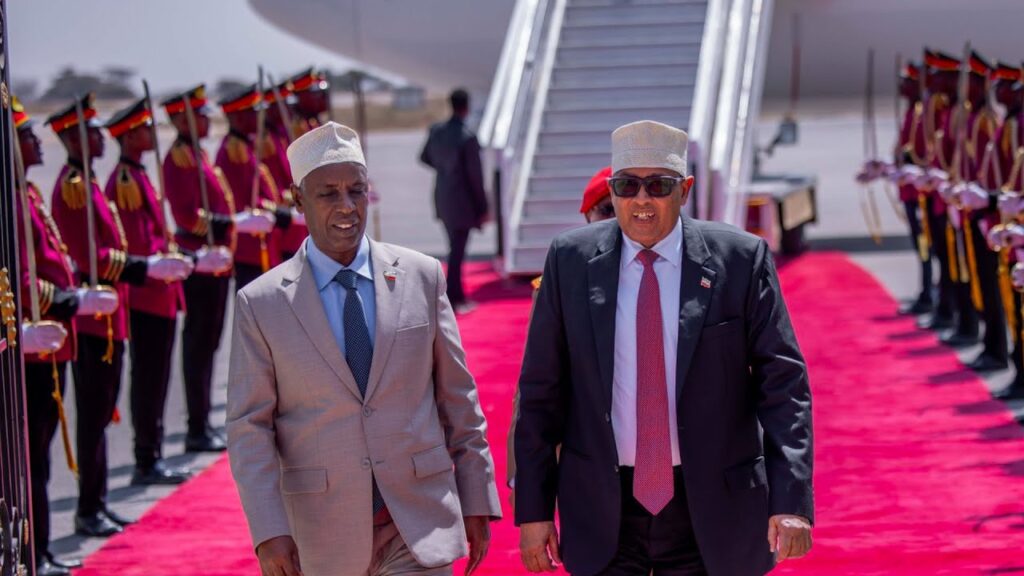 Dunidi Buu is Baray Ciro.Xasan Shhekh Iyo Xuub Carana Wuu Bahdilay “SuldaanM ishaar Oo Bogadiyay